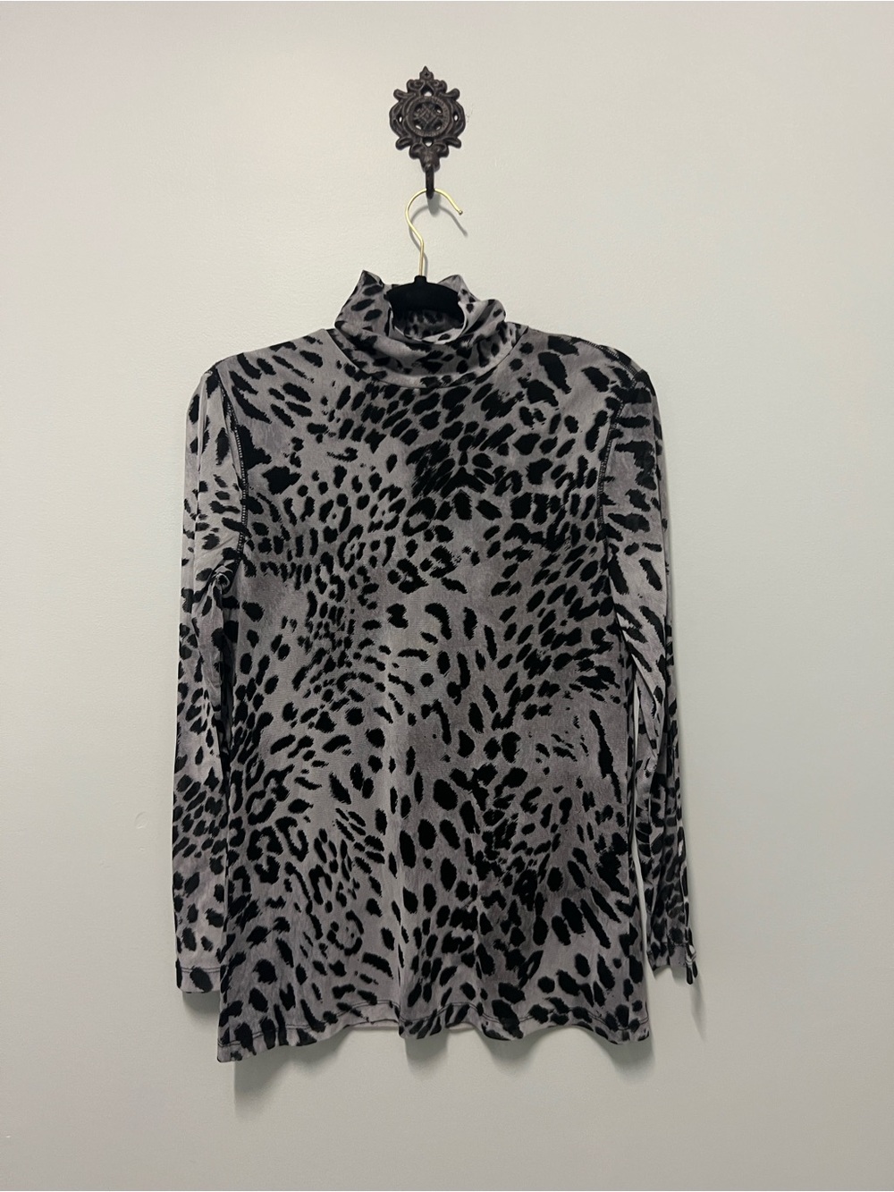 Chico's Size 1 Black and Gray Animal Print Top